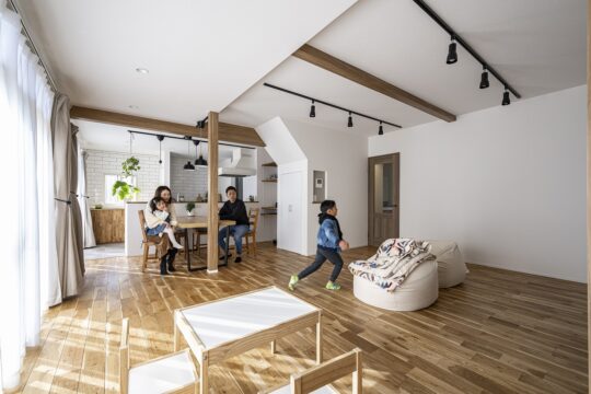 築48年の2階建て物件の大きな回遊リビングがあるリノベーション！｜リノベ不動産博多山王店／㈱ヨカイエ