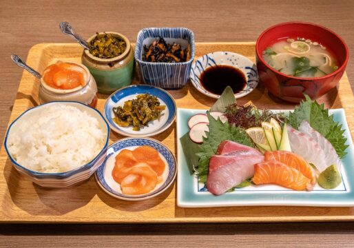 【福岡の朝ごはん特集】いか明太が食べ放題で、博多駅で大行列の朝定食がついに天神のど真ん中にも登場！『どんぶり居酒屋 喜水丸 天神店』