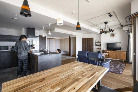 【フクオカリノベ No.10】<br>すてきなリノベのお宅訪問・マンション｜子どもものびのびと。 回遊できる和モダンな家　『ミセスリフォームスタイル』