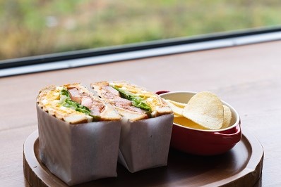【宮若市】宮若グルメを満喫！「カフェむすび」眺めよし、空気よしの自然派カフェ