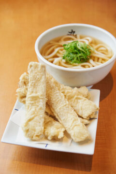 【福岡麺本2023-vol.12 】駅チカで飲んで、うどんで〆る！『うどん居酒屋　粋(すい）博多店』