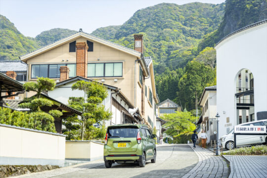 【九州三菱自動車】（Car Life vol. 90）代表的な焼物が揃うスポットで、いつもと違った休日を