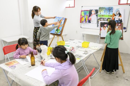 【ふくおか子育てBOOK2023】1カ所で複数レッスンを受講できるキッズスクール！『Peby College 福岡早良キャンパス』