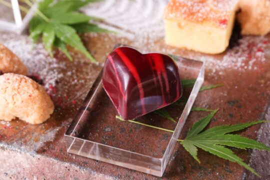 【小郡市】まるで宝石のように輝くボンボンショコラ『NICO chocolaterie』