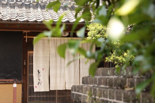 【小郡市】大正時代の造り酒屋で味わう小郡産食材の懐石料理『創作懐石料理・蕎麦 とびうめ』