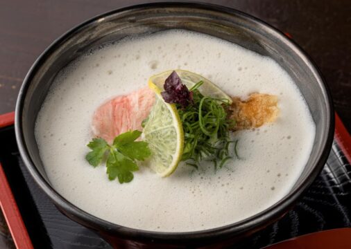 【福岡麺本2023-vol.12 】古民家で味わう 泡系創作麺「豚白湯そば」『豚白湯創作麺処　友池』