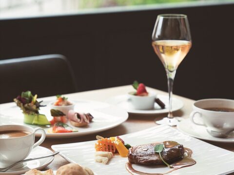ホテルのレストランで昼から一杯『Restaurant al camon（アルカモン）』