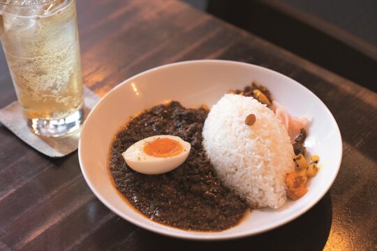 カレー屋で昼から一杯『カレーとお酒 banyan』