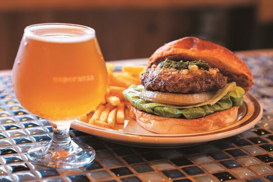 立ち飲みビアバーで昼から一杯『esperanza（エスペランサ）』