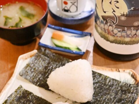 おむすび屋で昼から一杯『三九酒場 けごむす 天神店』