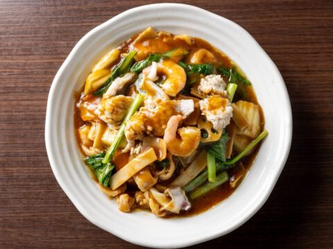 【福岡どんぱく】中華の名店が作る『海鮮カレー丼』。 意外な組み合わせでクセになる!?「侑久上海」