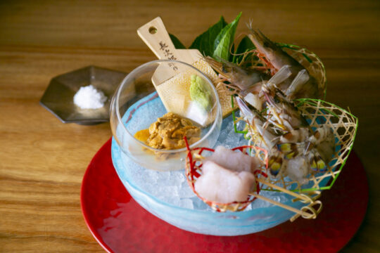 【ふくおか地魚バトルⅢ　第二弾】しゃぶしゃぶしたハモをソース代わりのウニとともに「須崎屋台かじしか」