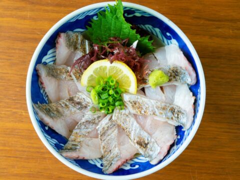 【福岡どんぱく】香ばしい炙り刺しでタチウオの旨味が花開く「どんぶり居酒屋 喜水丸　天神店」