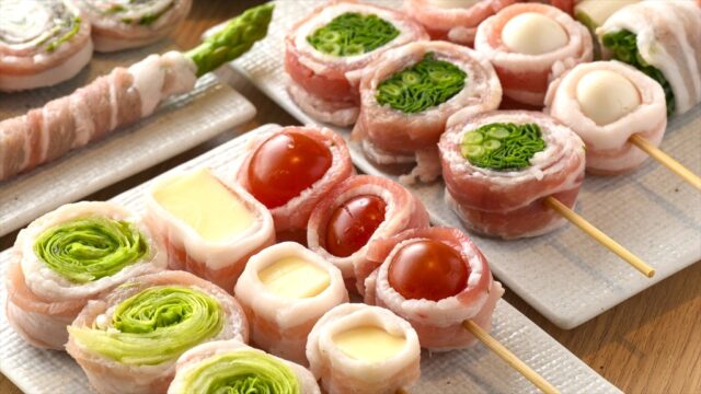 肉専門誌【福岡肉本2023】おしゃれ空間で“一皮入魂”のとりかわとヘルシー野菜巻き『かわっこ福岡大名本店』