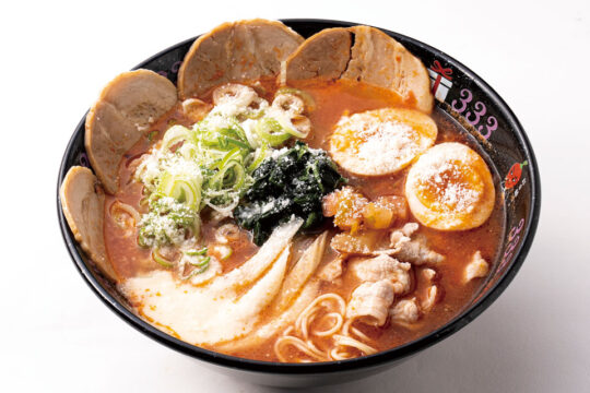 【福岡麺本2023-vol.12 】【全国から集いし実力店の数々！『ラーメンスタジアム』】ラーメンのイメージを覆したヘルシーさで女性人気が高い！『元祖トマトラーメン 三味』