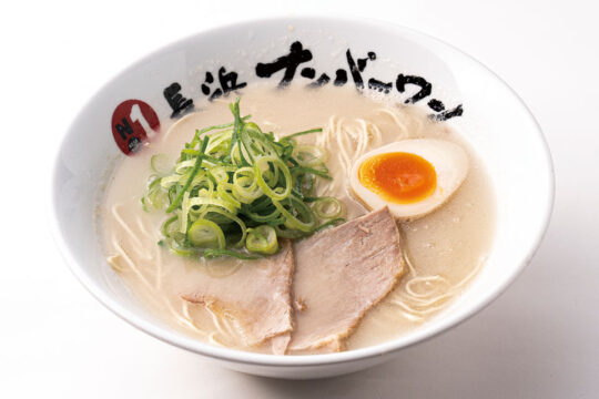 【福岡麺本2023-vol.12 】【全国から集いし実力店の数々！『ラーメンスタジアム』】変わらぬ昔ながらの味わい 屋台の味を今に受け継ぐ一杯『長浜ナンバーワン』