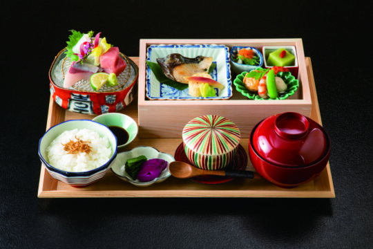 『ふくおかの魚を食べようvol.45』職人技を魚料理とパフェで堪能～喜水亭 和樂 くうてん博多店～
