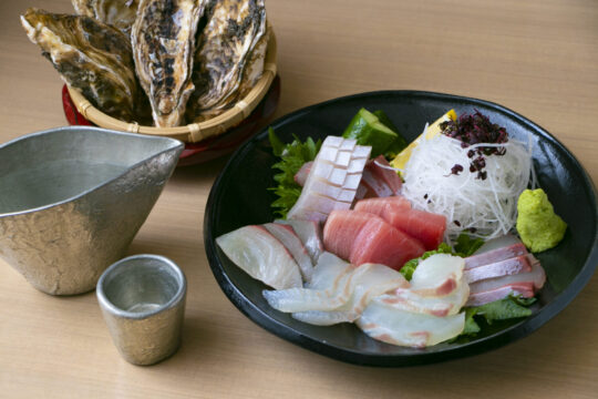 『ふくおかの魚を食べようvol.124』隠れ家で旬の魚と日本酒に酔いしれる～居酒屋  花山椒～