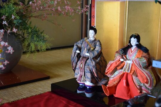 【築上町】華やかなひな人形が春の訪れを告げる『旧藏内邸ひなづくし』