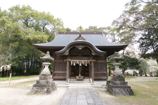 【初詣特集｜日吉神社】正月だけの限定御朱印。話題のりんご飴や団子の出店も。(嘉麻市)