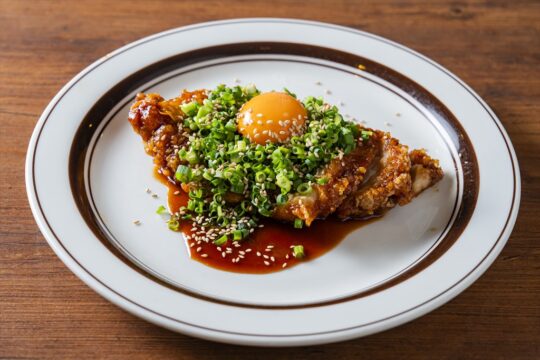 ネギが旨味を引き立てる！食欲そそるヤンニョムチキン『BURTON cafe&kitchen』【第二回大分おもてなし料理選手権】