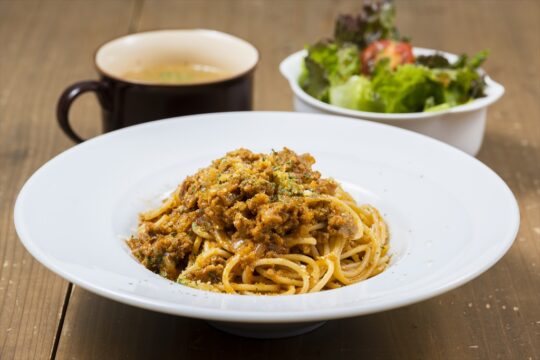 濃厚なソースが絡む、ふわっとしたミンチが印象的！『Cafe 月の舎』【第二回 大分おもてなし料理選手権】