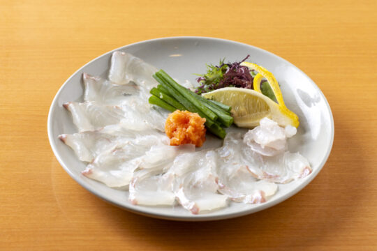 【ふくおか地魚バトルJR博多シティ特別編】福岡県産ひらめ薄造り『博多三昧　まるとく食堂』
