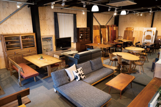 【フクオカリノベ No.11】<br>FUKUOKA INTERIOR｜人の手の温もりが伝わる 優しく生活に寄り添うインテリア『家具・カーテン・ギャッベの店 カネヒロ』