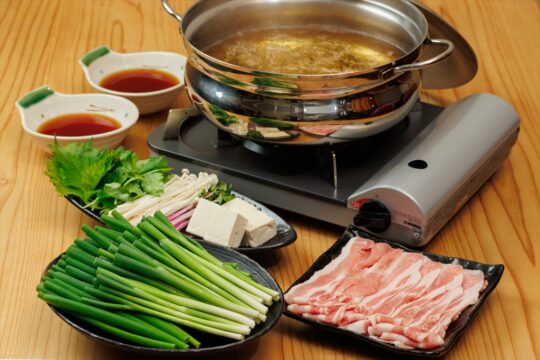 ネギ農家の自信作！「味一ねぎ」をしゃぶしゃぶで『鉄板バル 葱屋 大分竹町店』【第二回 大分おもてなし料理選手権】