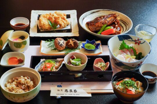 旬の刺し盛りに大迫力の鯛かぶと…国東の滋味を堪能『割烹 志まる』【第二回 大分おもてなし料理選手権】