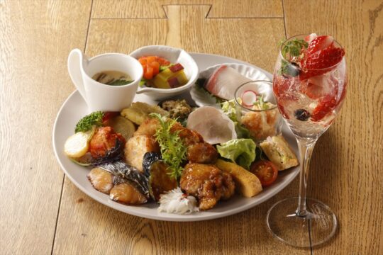 キラキラ輝く宝石のような、フルーツゼリーを食後に『oita yukai～ ゆかい～』【第二回 大分おもてなし料理選手権】