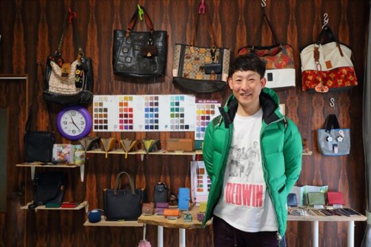 【築上町】“革製品=高い”のイメージをブレイク、オーダーメイドのオンリーワン！『たけもとかばん』