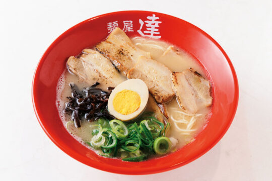 【美味本magazine2024】豚骨ラーメンを筆頭に 多彩な麺で胃袋を掴む！｜麺屋 達