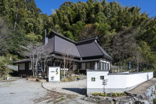 育てる、手間ひまをかける 四季を感じる古民家ライフを提案