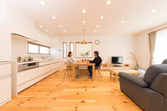 ゆとりある大空間LDK  2人で暮らすシンプルな平屋｜栗原建設株式会社（古賀市）