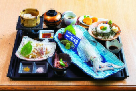 【津屋崎グルメ散歩】漁船のいけすからお店のいけすに直送！『いけす料理 磯太郎』