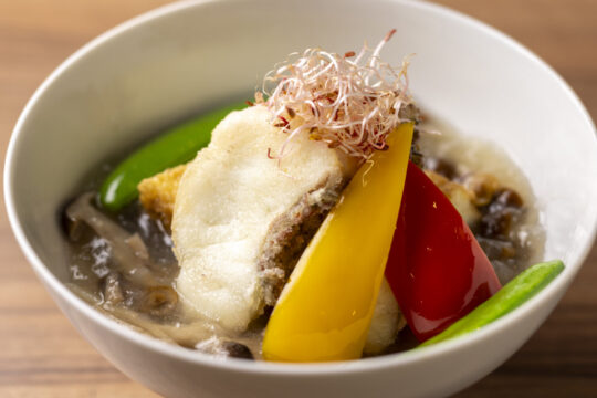【ふくおかの魚フェア】旬魚と糸島あげのキノコあんかけ【どんぶり酒場 どんどん】