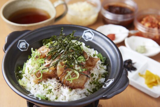 【津屋崎グルメ散歩】何度も味変が楽しめる福津名物＂鯛茶漬け＂『ギャラリー蔵』