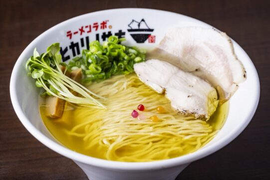 【福岡麺本2024-vol.13】シンカ系！カスタムラーメン『ヒカリノサキ』