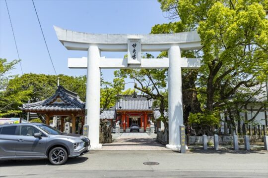 【九州三菱自動車】（Car Life vol. 145）ユネスコ無形文化遺産の祭礼が行われ “妙見信仰”として親しまれる歴史ある神社