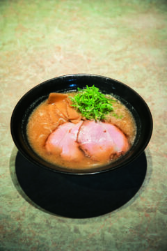 【福岡ラーメン物語　のぼせもん｜51杯目　博多川端　どさんこ　本店】