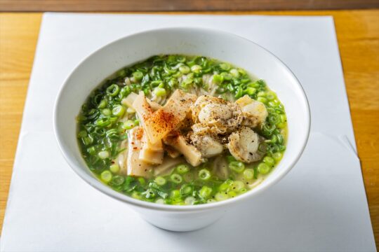 【福岡麺本2024-vol.13】新定番の塩が誕生！『吟麦製麺』