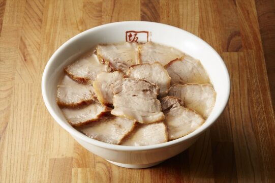 【福岡麺本2024-vol.13】毎日食べたくなる滋味深き一杯『喜多方ラーメン坂内』