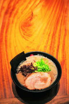 【福岡ラーメン物語　のぼせもん｜49杯目　二代目けんのすけ　本店】