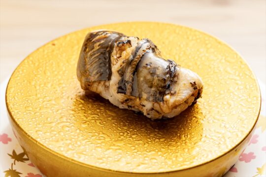 【博多×アナゴフェア】～特製タレが香ばしく ふわりとしたアナゴを高める一貫～『博多割烹 流れ鮨 海進丸』