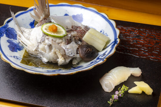 【博多×タイフェア】～寿司職人の技が生きる 王道と言える骨蒸しと握り～『銀明翠 博多』