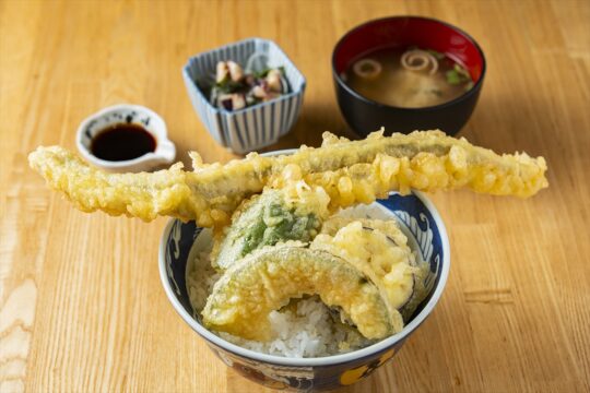 【博多×アナゴフェア】～30cm級のアナゴ天がドーン！ ド迫力の天丼に大満足！～『博多の大衆料理 喜水丸 KITTE博多店』