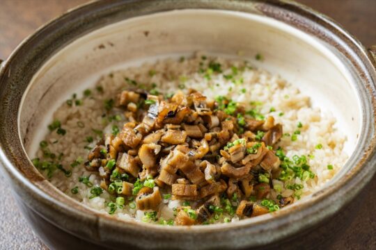 【博多×アナゴフェア】～3種類の味を楽しめる！ひつまぶし風の土鍋ご飯～『海鮮処 松月亭 博多本店』