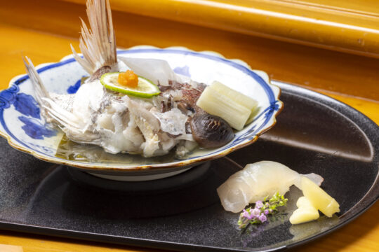 【ふくおかの魚フェア】脂がのった紅葉鯛の<br>おいしさを シンプルな骨蒸しと握りでどうぞ<br>【寿司 銀明翠 博多】