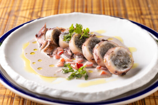 【ふくおかの魚フェア】イカの新たな魅力を 伝えてくれる珠玉の一皿【ステーキ＆ワインスタイル ぶどうの樹】